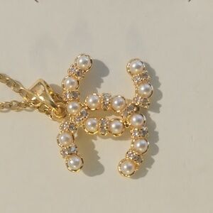 ✨CHANEL✨ - 90s VINTAGE Gold Pendant with Pearls Necklace